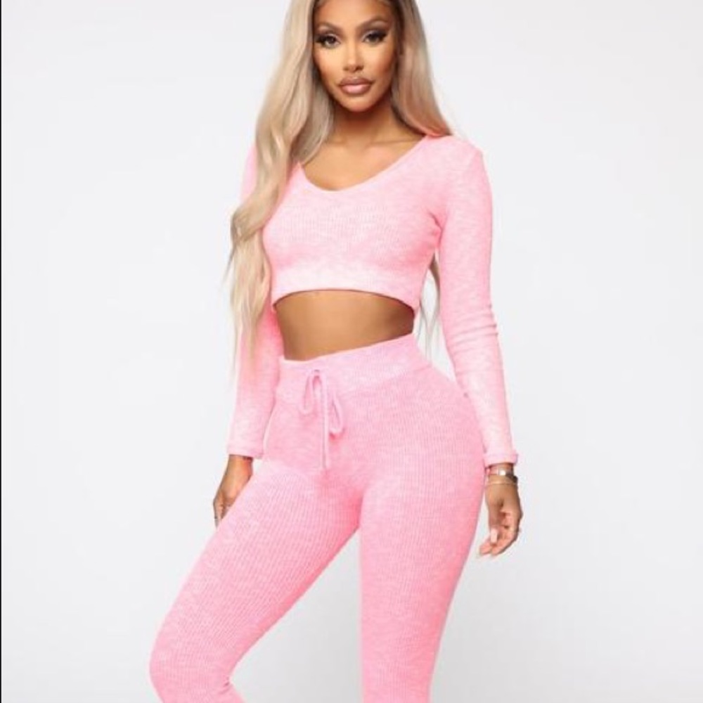 FASHION NOVA Wanderlust set pink
